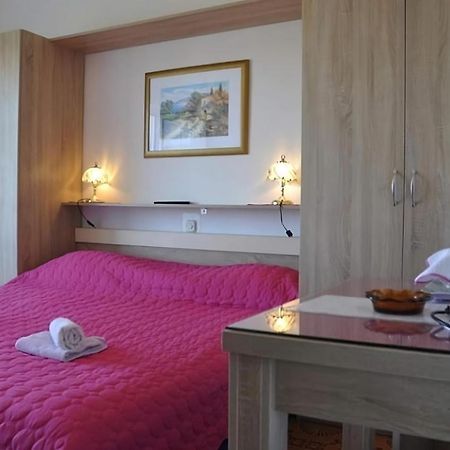 Kuca Carmen Otel Rab Town Dış mekan fotoğraf