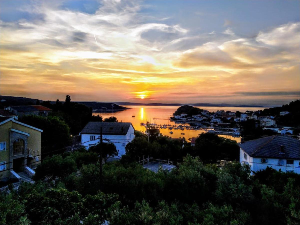 Kuca Carmen Otel Rab Town Dış mekan fotoğraf