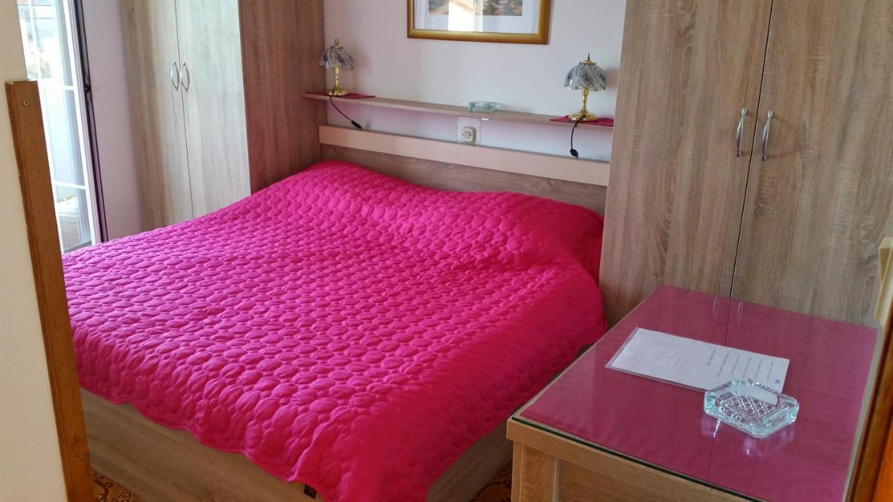Kuca Carmen Otel Rab Town Dış mekan fotoğraf