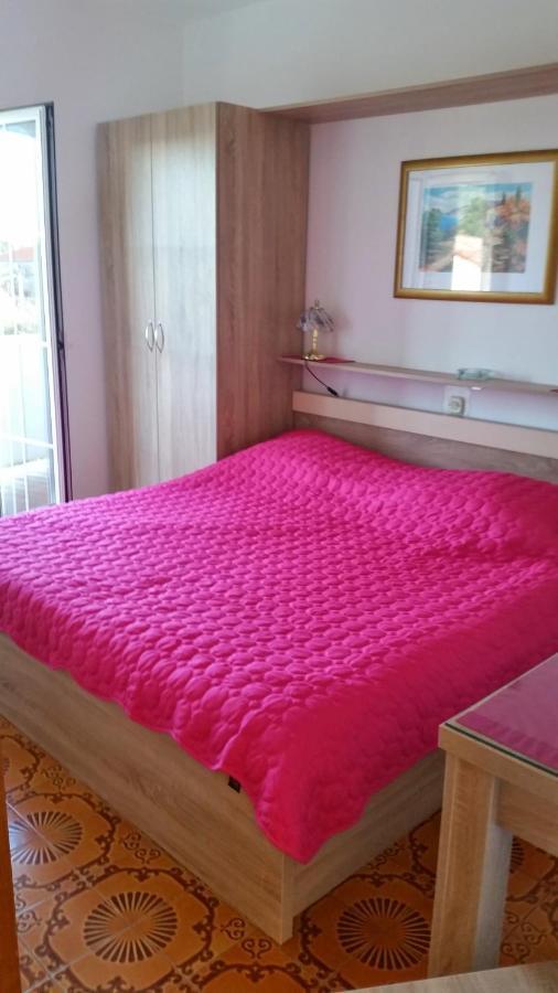 Kuca Carmen Otel Rab Town Dış mekan fotoğraf